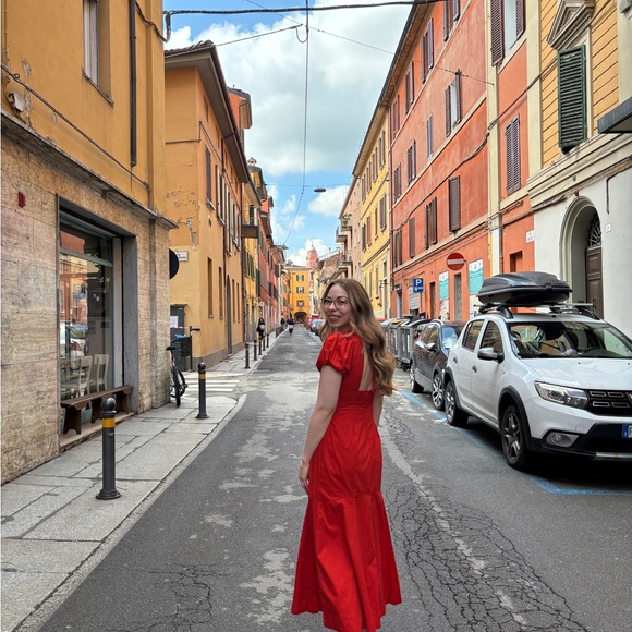 Meet your Posher, Lianna - Picture 3 of 4